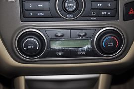 2012款日产轩逸经典1.6XE自动舒适版