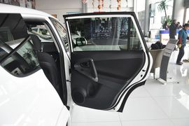 2013款丰田RAV4