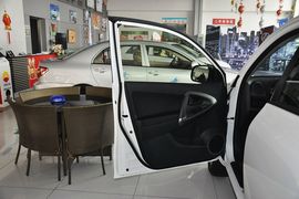2013款丰田RAV4