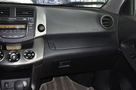 2013款丰田RAV4