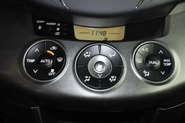 2013款丰田RAV4