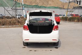 2013款北京汽车E150三厢版自动型