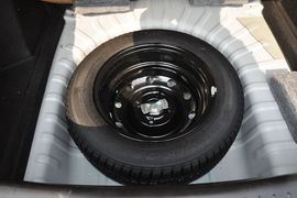 2013款北京汽车E150三厢版自动型