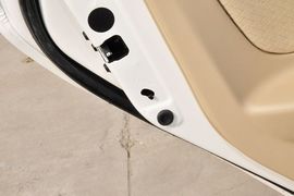 2013款北京汽车E150三厢版自动型