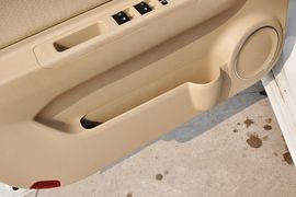 2013款北京汽车E150三厢版自动型