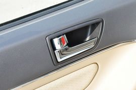 2013款北京汽车E150三厢版自动型