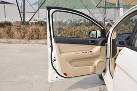 2013款北京汽车E150三厢版自动型