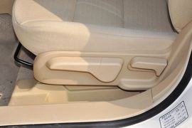 2013款北京汽车E150三厢版自动型