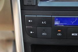 2013款北京汽车E150三厢版自动型