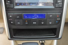 2013款北京汽车E150三厢版自动型