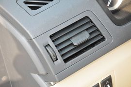 2013款北京汽车E150三厢版自动型