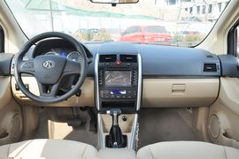 2013款北京汽车E150三厢版自动型