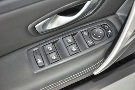 2011款雷诺拉古那2.0T技术版
