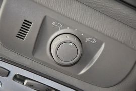 2011款雷诺拉古那2.0T技术版