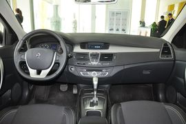2011款雷诺拉古那2.0T技术版
