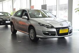 2011款雷诺拉古那2.0T技术版