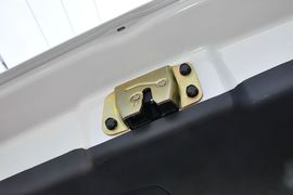 2013款华泰圣达菲1.8T手动汽油两驱型