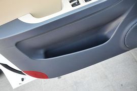 2013款华泰圣达菲1.8T手动汽油两驱型