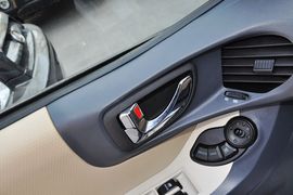 2013款华泰圣达菲1.8T手动汽油两驱型