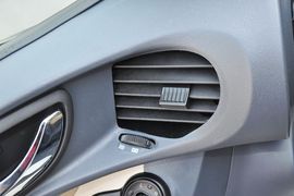 2013款华泰圣达菲1.8T手动汽油两驱型