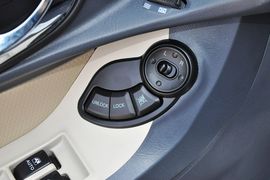 2013款华泰圣达菲1.8T手动汽油两驱型