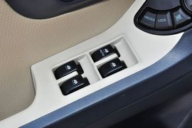 2013款华泰圣达菲1.8T手动汽油两驱型