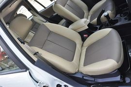 2013款华泰圣达菲1.8T手动汽油两驱型