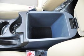 2013款华泰圣达菲1.8T手动汽油两驱型