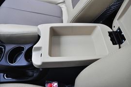 2013款华泰圣达菲1.8T手动汽油两驱型