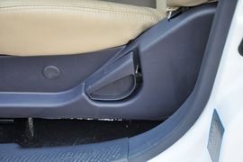 2013款华泰圣达菲1.8T手动汽油两驱型