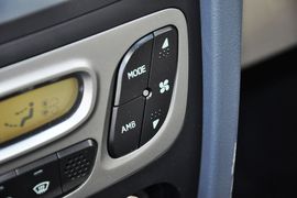 2013款华泰圣达菲1.8T手动汽油两驱型