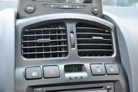 2013款华泰圣达菲1.8T手动汽油两驱型