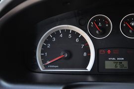 2013款华泰圣达菲1.8T手动汽油两驱型