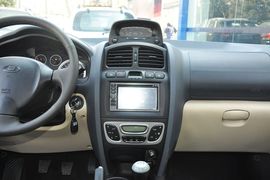 2013款华泰圣达菲1.8T手动汽油两驱型