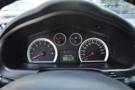 2013款华泰圣达菲1.8T手动汽油两驱型