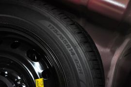 2013款福特嘉年华两厢1.5L自动时尚型