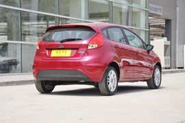 2013款福特嘉年华两厢1.5L自动时尚型