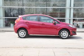 2013款福特嘉年华两厢1.5L自动时尚型