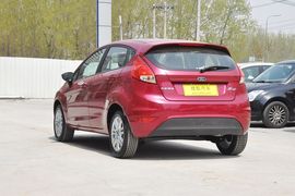 2013款福特嘉年华两厢1.5L自动时尚型