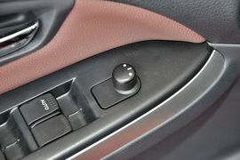 2012款铃木SX4锐骑1.6L手动运动型