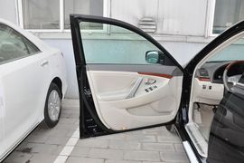 2013款丰田凯美瑞经典200G豪华型
