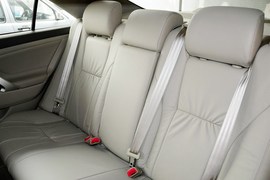 2013款丰田凯美瑞经典200G豪华型