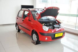 2012款宝骏乐驰1.0L手动舒适型