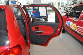 2012款宝骏乐驰1.0L手动舒适型