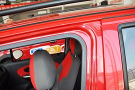 2012款宝骏乐驰1.0L手动舒适型