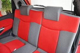 2012款宝骏乐驰1.0L手动舒适型