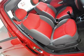 2012款宝骏乐驰1.0L手动舒适型