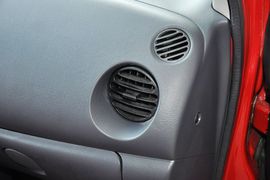 2012款宝骏乐驰1.0L手动舒适型