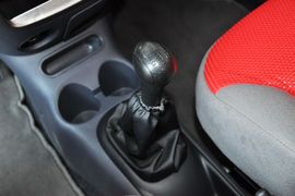 2012款宝骏乐驰1.0L手动舒适型