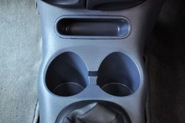 2012款宝骏乐驰1.0L手动舒适型